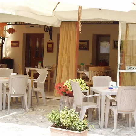 B&B Ai Archi Di Andreola Monica
